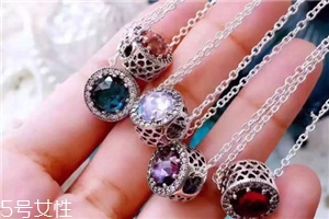 項(xiàng)鏈上的wk是什么意思？項(xiàng)鏈上wk代表什么含義