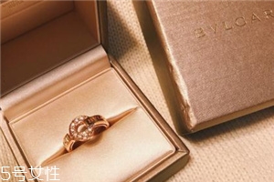 戒指和手表戴一只手嗎？戒指和手表是戴一邊嗎