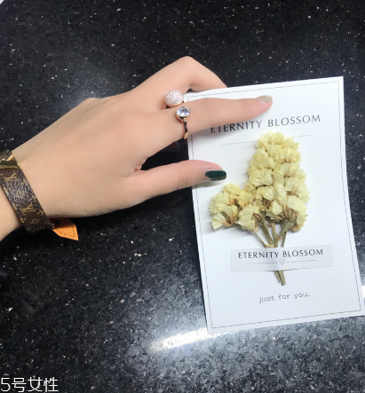 戒指為什么要纏紅線？戒指綁紅繩的意義