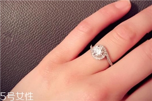 戒指為什么戴左手？戒指戴在左手的原因