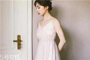 網(wǎng)紗連衣裙怎么搭配？網(wǎng)紗連衣裙搭配圖片