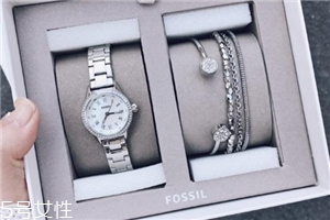 fossil手表防水嗎？fossil手表防水性怎么樣？