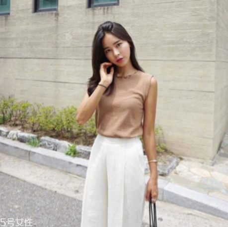皮膚黑夏天穿什么顏色？黑皮膚適合什么顏色衣服