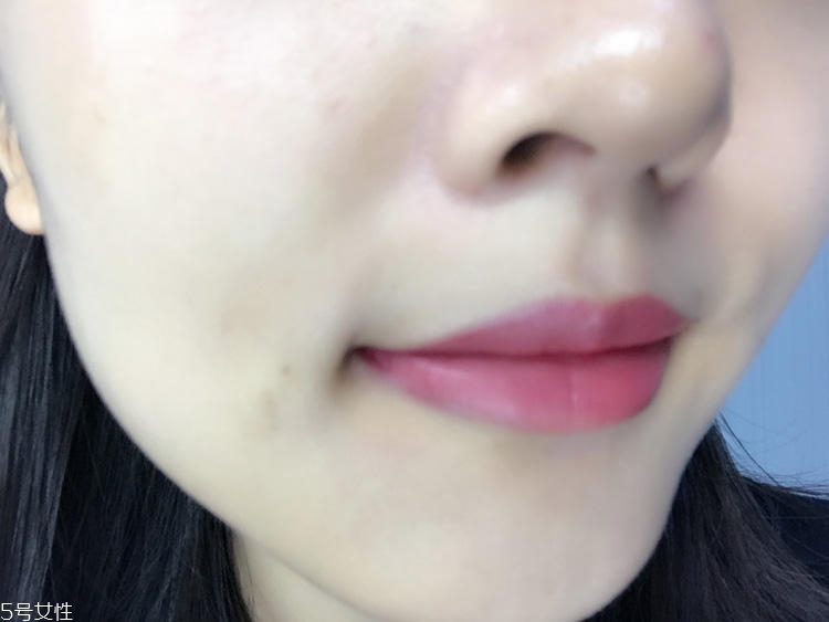 mac brick o la口紅日常嗎？mac brick o la上嘴圖