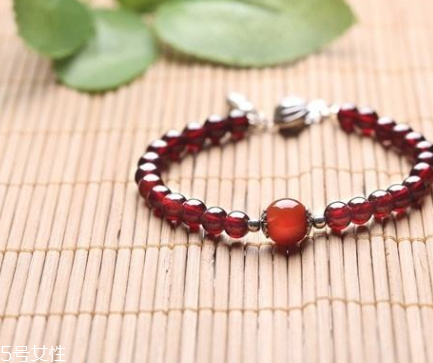 手鏈珠子單數(shù)還是雙數(shù)？手鏈珠子個(gè)數(shù)講究