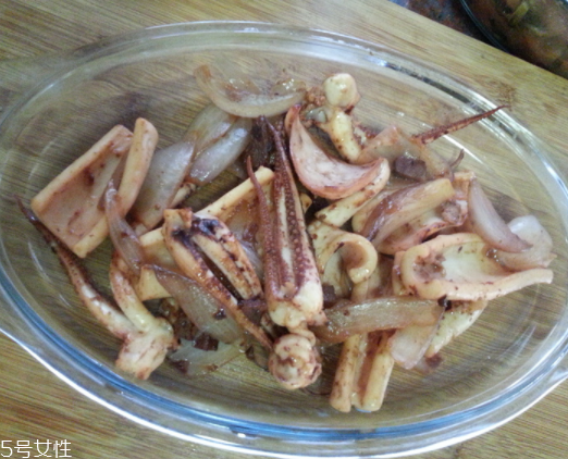 魷魚是烏賊嗎？魷魚跟烏賊是一種嗎？