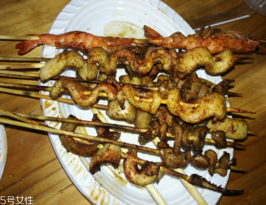 魷魚是烏賊嗎？魷魚跟烏賊是一種嗎？
