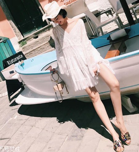 夏天穿什么樣的百褶裙好看？夏天適合穿什么百褶裙