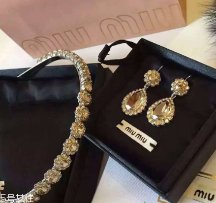 耳環(huán)掉進(jìn)洗臉池里怎么辦？耳環(huán)掉洗臉池怎么處理