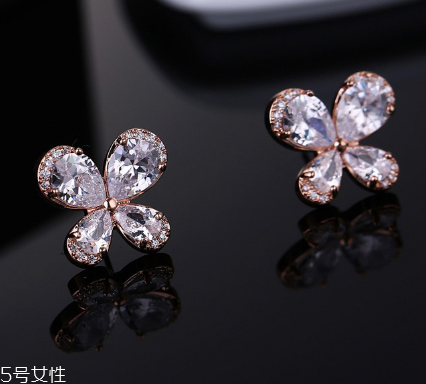 耳釘什么材質(zhì)的好？耳釘買什么材質(zhì)好？