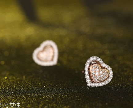 耳釘什么材質(zhì)的好？耳釘買什么材質(zhì)好？