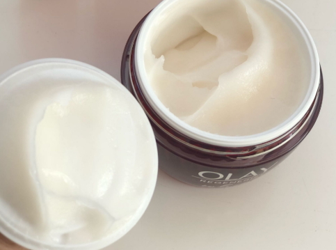 olay空氣霜怎么樣？olay空氣霜搓泥嗎？