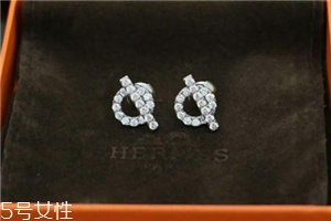 耳釘轉(zhuǎn)不動(dòng)怎么辦？耳釘轉(zhuǎn)不動(dòng)怎么處理？