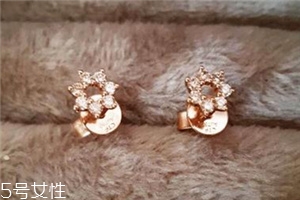 耳釘變黃怎么清洗？耳釘變黃了怎么辦？