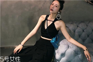 今年夏天流行什么露臍裝？今夏最火的露臍裝搭配