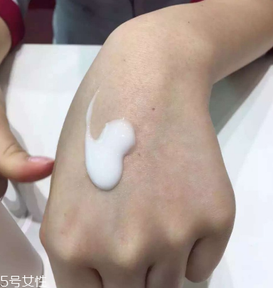 乳液可以當(dāng)妝前乳嗎？乳液當(dāng)妝前乳用好嗎？