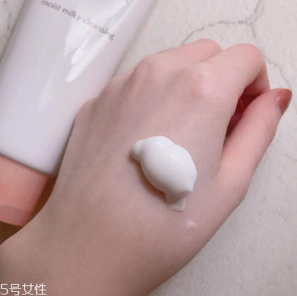 卸妝乳可以當(dāng)洗面奶用嗎？卸妝乳當(dāng)洗面奶用可以嗎？