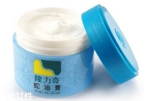 蛇油膏是蛇油做的嗎？蛇油膏里面有蛇油嗎？