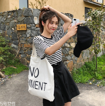 夏天穿什么t恤好看？夏季t恤穿搭圖片