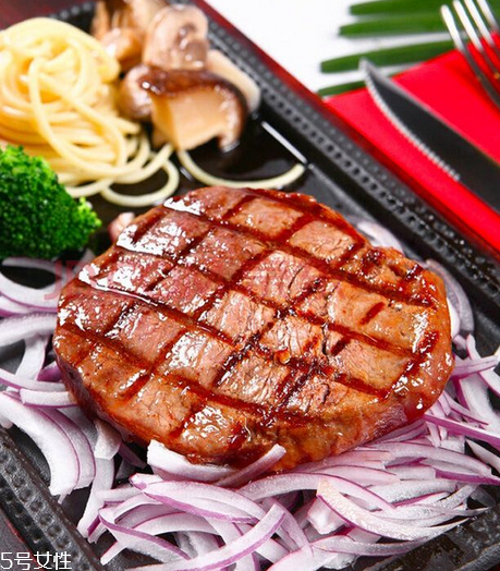 西冷牛排如何腌制肉嫩？西冷牛排腌制方法