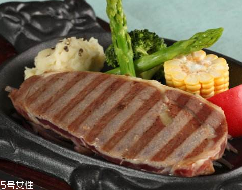 西冷牛排有肥肉嗎？西冷牛排是瘦肉嗎？