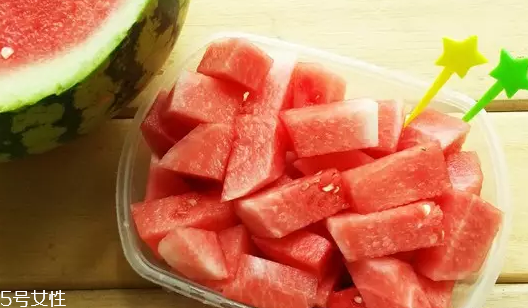 西瓜汁怎么洗掉？怎樣避免西瓜汁弄臟衣物？