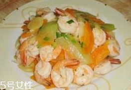 西瓜皮怎么做好吃？常見(jiàn)的西瓜皮做法
