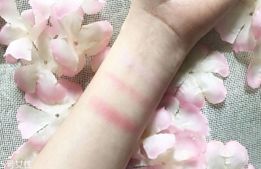 雅詩蘭黛漸變腮紅哪個好 雅詩蘭黛漸變腮紅色號試色