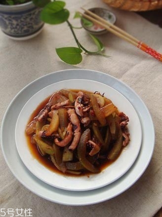 西瓜皮可以炒著吃嗎？西瓜皮可以炒什么？
