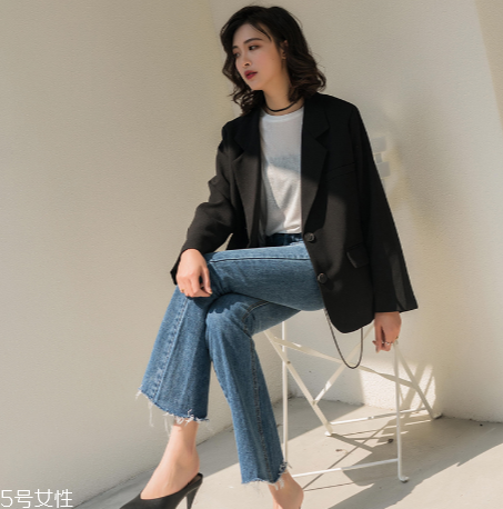 喇叭褲怎么搭配顯腿長(zhǎng)？喇叭褲怎么穿顯高？