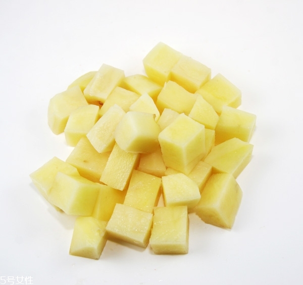 土豆要去皮嗎？土豆怎么去皮最快？
