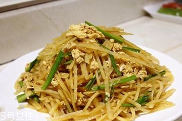 土豆絲炒雞蛋的做法 土豆絲炒雞蛋怎么做？