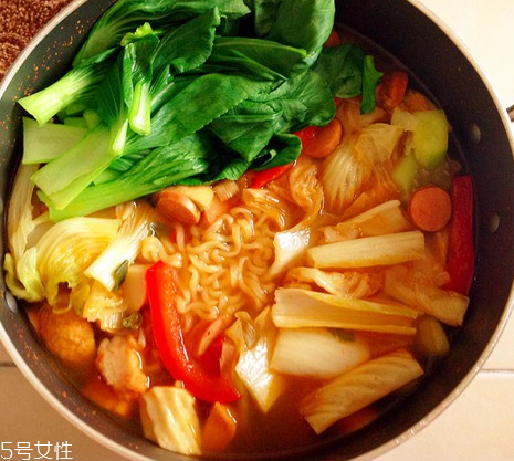 方便面和米飯哪個熱量高？方便面和米飯哪個更容易長胖？