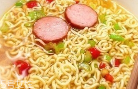 方便面是不是零食？方便面是不是發(fā)物？