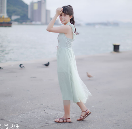 什么顏色連衣裙顯白？連衣裙什么顏色最顯白？