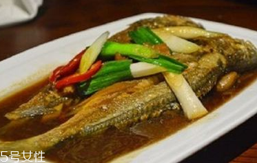 青魚(yú)的適宜人群 青魚(yú)適合有肝炎的人吃嗎？