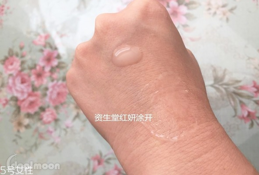 精華液是水嗎？精華液是什么做的？