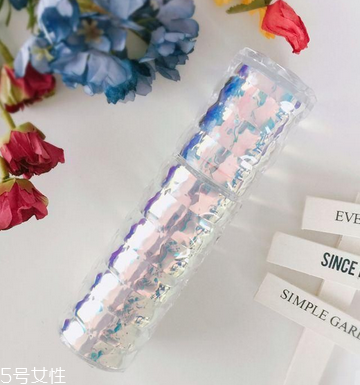 精華液二十歲能用嗎？適合二十歲用的精華液