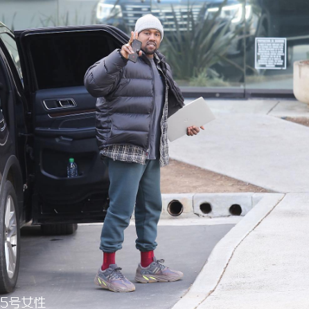 yeezy 700 mauve什么時(shí)候發(fā)售？椰子700灰紫色發(fā)售時(shí)間