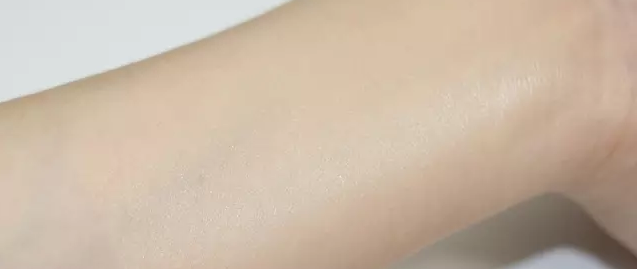 雅詩蘭黛和蘭蔻粉底哪個好？