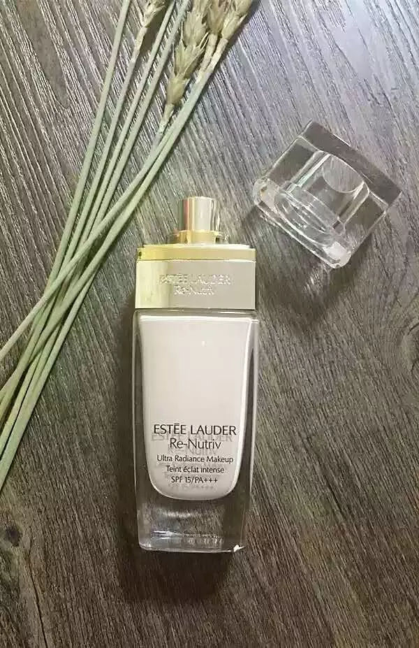 雅詩蘭黛和蘭蔻粉底哪個好？