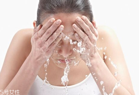 敏感肌可以用水楊酸嗎？水楊酸適合敏感肌嗎？
