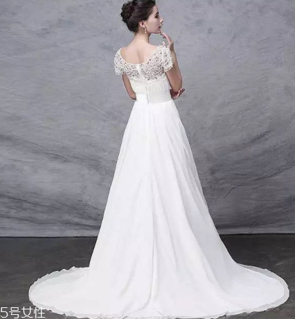 婚紗什么時候定？婚紗提前多長時間定？