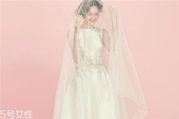 婚紗上的紅酒怎么處理？婚紗沾上紅酒怎么洗掉？