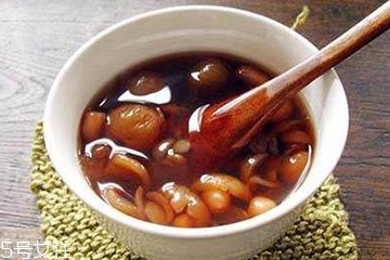 花生衣能和蜂蜜一起吃嗎？花生衣和桑棗一起煮會(huì)怎樣？