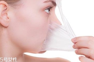干皮臉上出油怎么辦？干性皮膚出油是為什么？