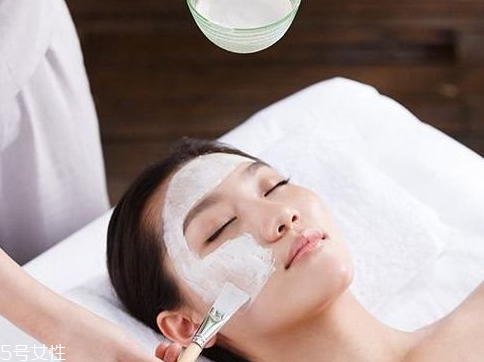 干皮臉上掉皮怎么辦？臉特別干脫皮怎么辦？