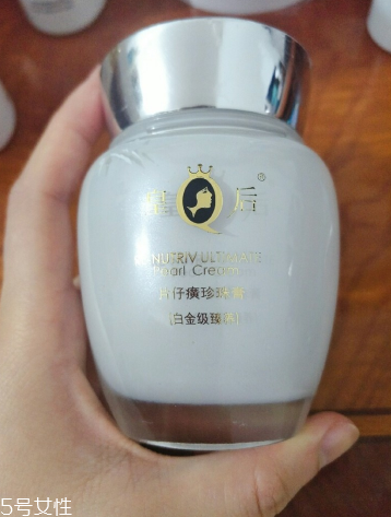 油皮晚上擦什么好？油性皮膚晚上怎么護(hù)膚？