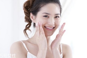 油皮用皂基還是氨基酸？氨基酸和皂基適合人群