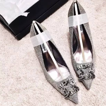 婚鞋可以穿黑色嗎？婚鞋穿黑色好嗎？